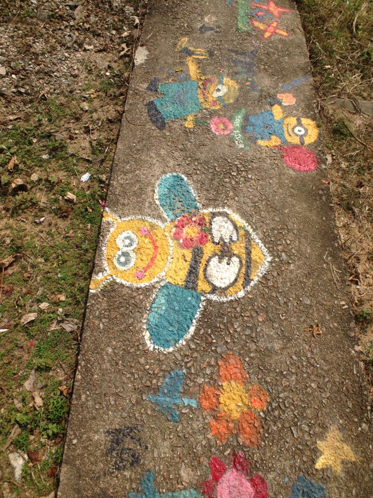 到時可以喺地下畫壁畫